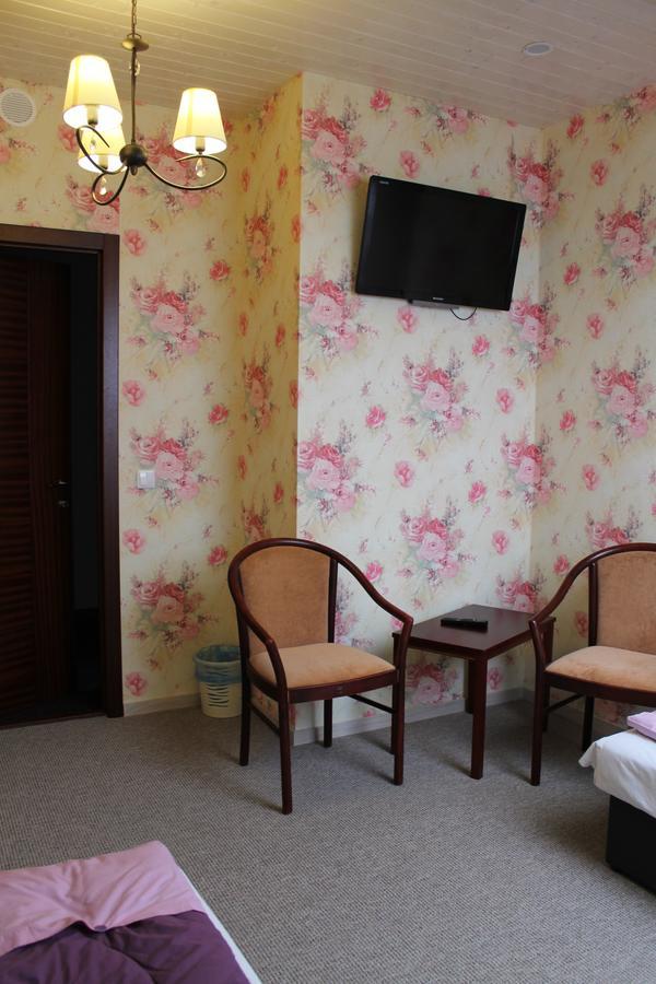 Viesu Nams Amrai Hotell Ventspils Exteriör bild