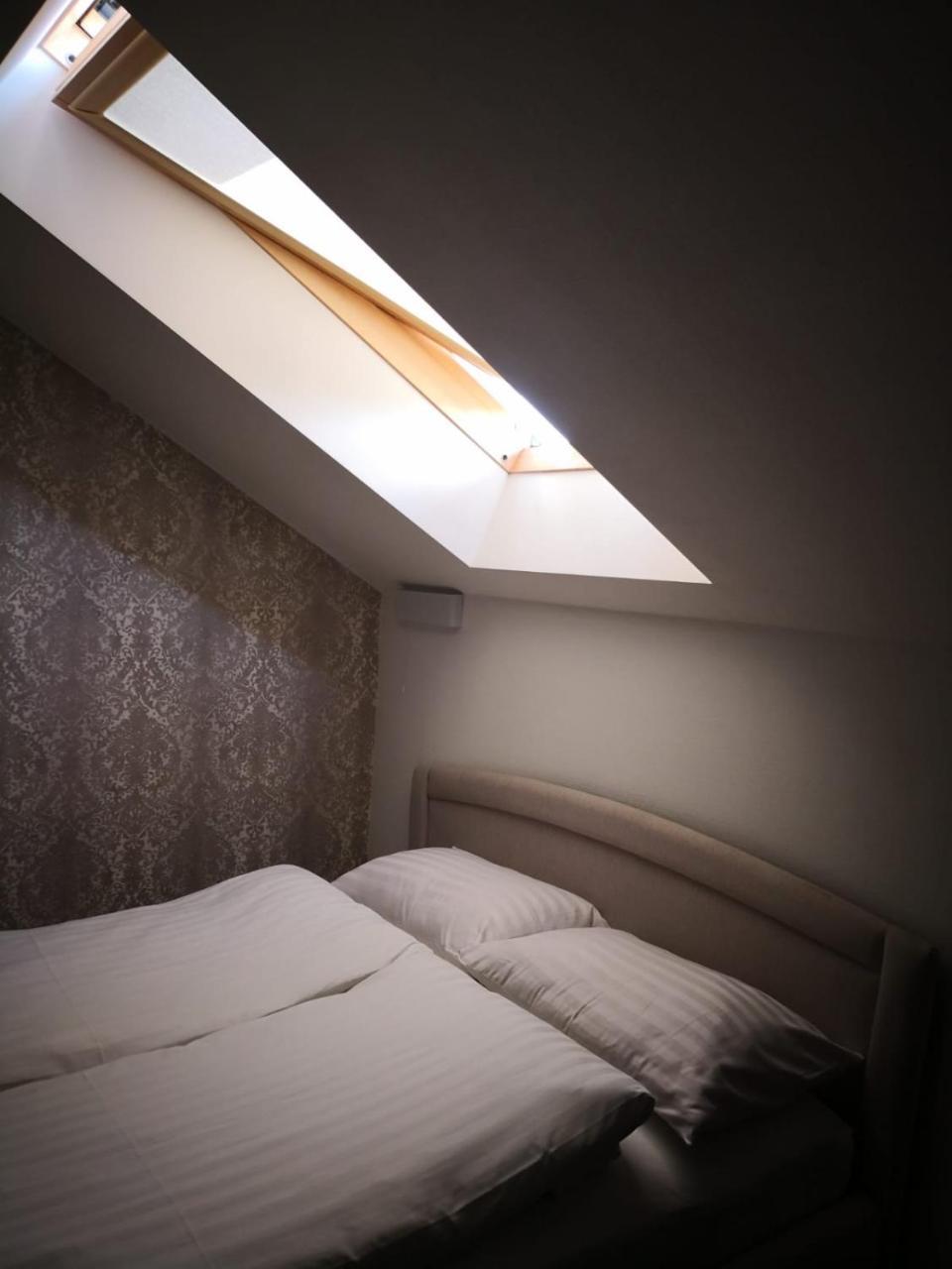 Viesu Nams Amrai Hotell Ventspils Exteriör bild